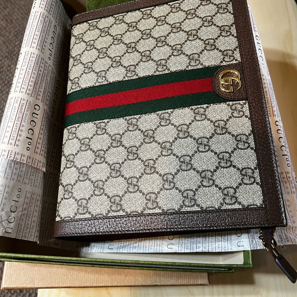 Gucci full size clutch very big clutch